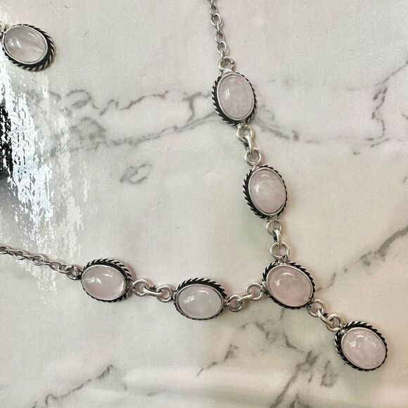 Rose Quartz necklace and earring set - Picture 4 of 11